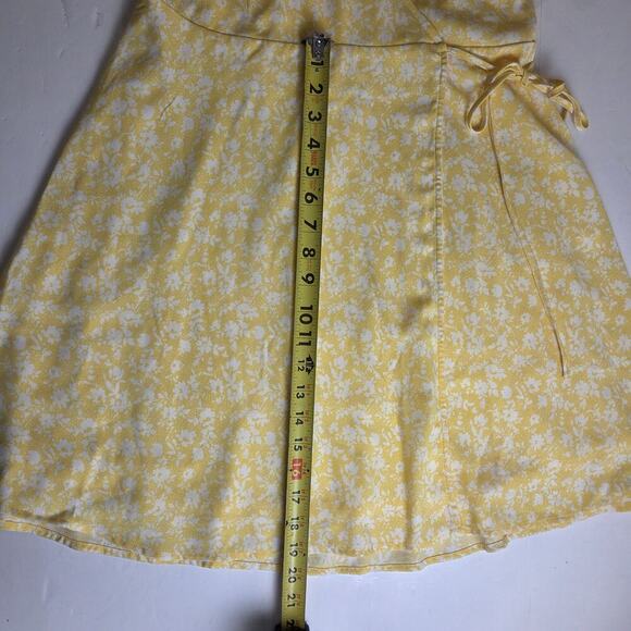 LC Lauren Conrad Modern Wrap Mini Dress Flutter Sleeve Medium Butter Yellow - Picture 8 of 11